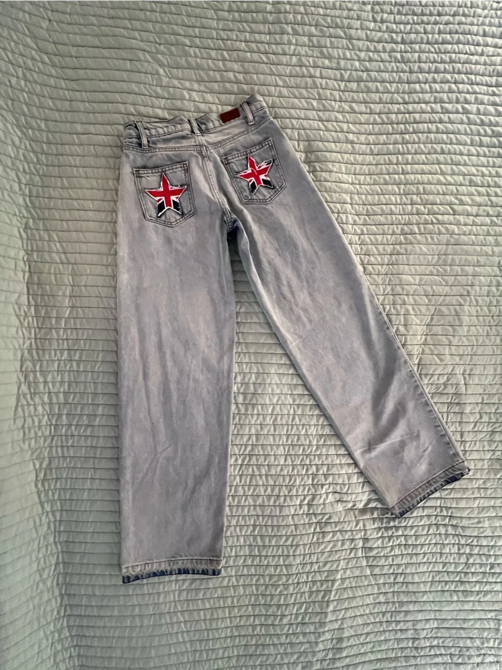 Subdued Brand Women’s Light Wash Jeans with Union Jack Star Patches - Picture 2 of 6